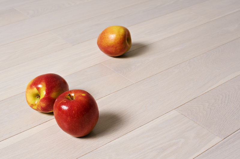 Массивная доска Amber Wood Янтарная Ясень белая ночь